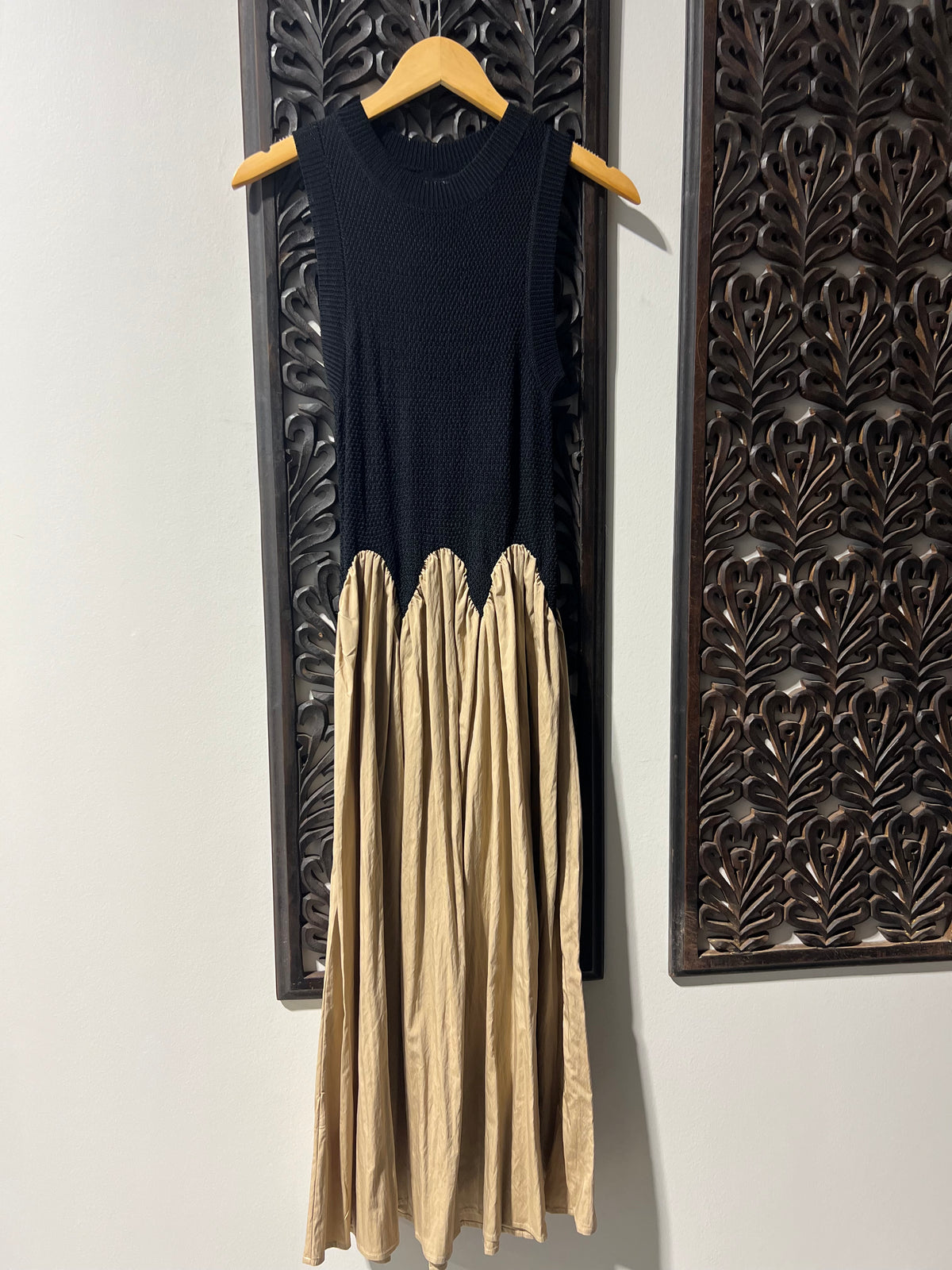 Wavy Waist Midi Dress- Taupe/Black