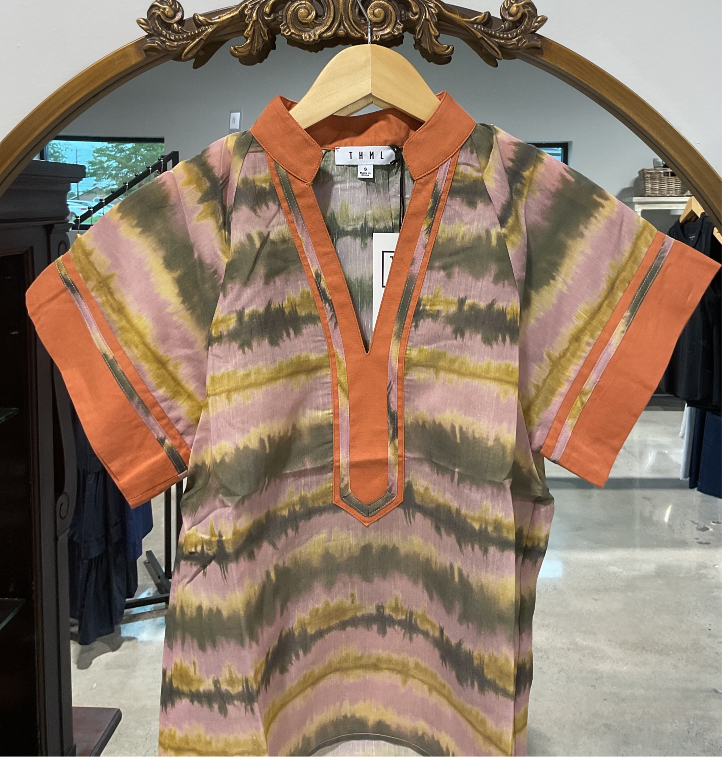 Short sleeve abstract print top